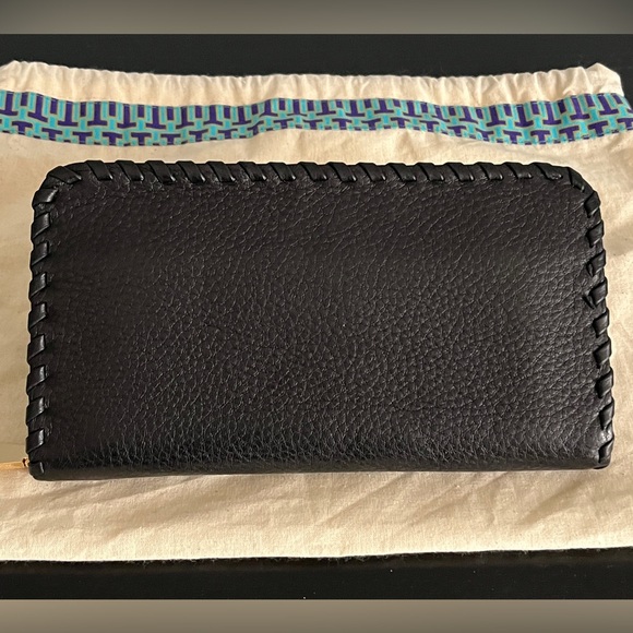 Beautiful TORY BURCH Pebble Leather Long Wallet - Picture 2 of 3